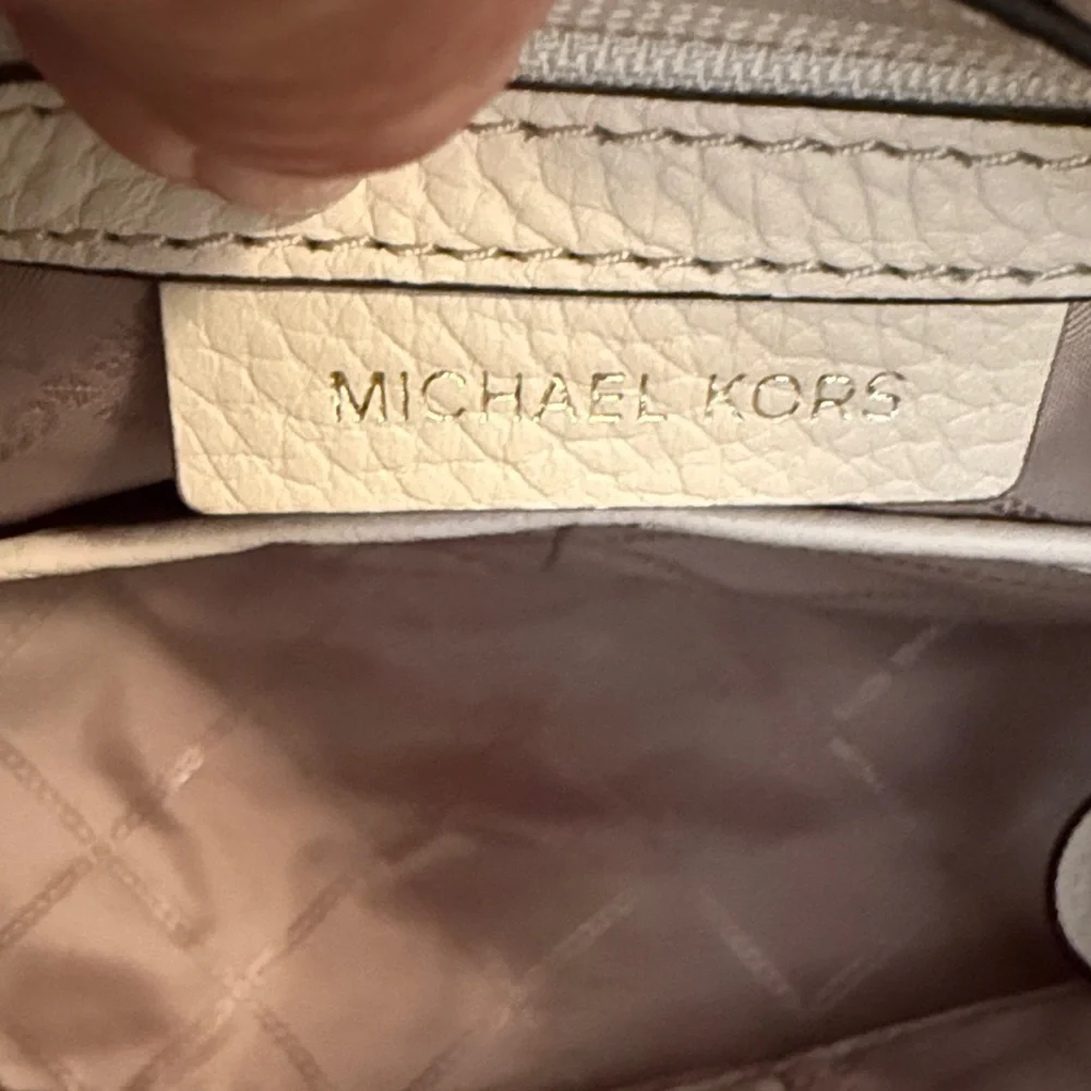 Michael Kors Brooklyn Cream Hobo Bag with Gold Accents w/Flaw*
